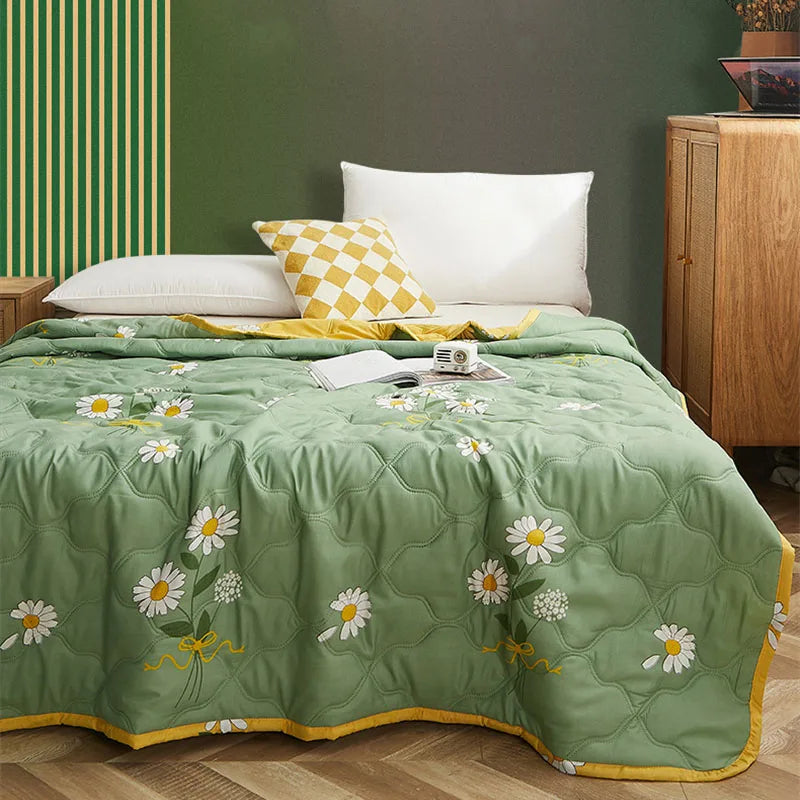 DecorBites™ Daisy Print Quilted Summer Quilt Set in Soft Breathable Fabric